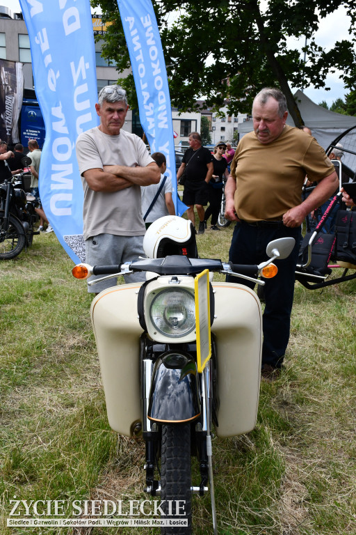 XVI Zlot Pojazdów Zabytkowych- MROWISKO 2025