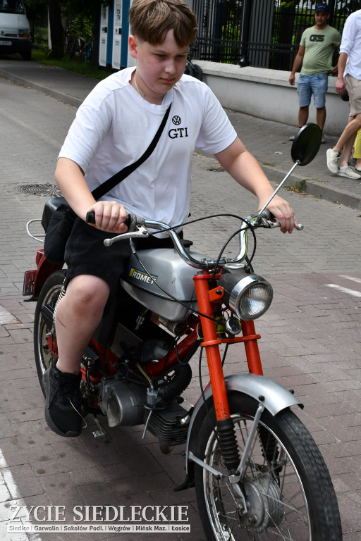 XVI Zlot Pojazdów Zabytkowych- MROWISKO 2025