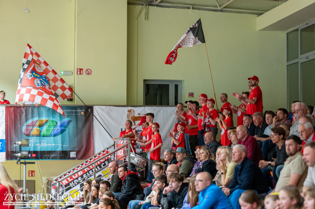 KPS Siedlce po pięciosetowym thrillerze wygrywa z MCKiS Jaworzno