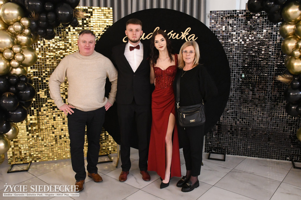 Sto dni do matury. Studniówka wzruszeń w  ,,Budowlance\