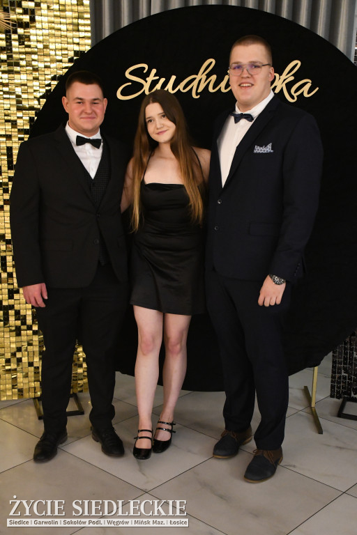 Sto dni do matury. Studniówka wzruszeń w  ,,Budowlance\