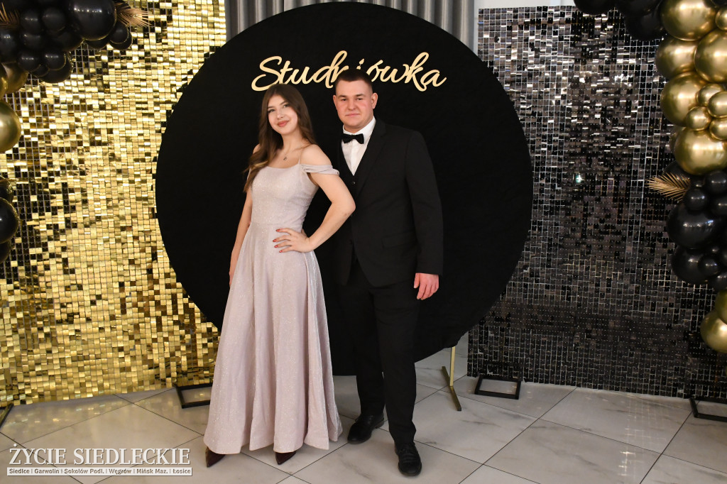 Sto dni do matury. Studniówka wzruszeń w  ,,Budowlance\