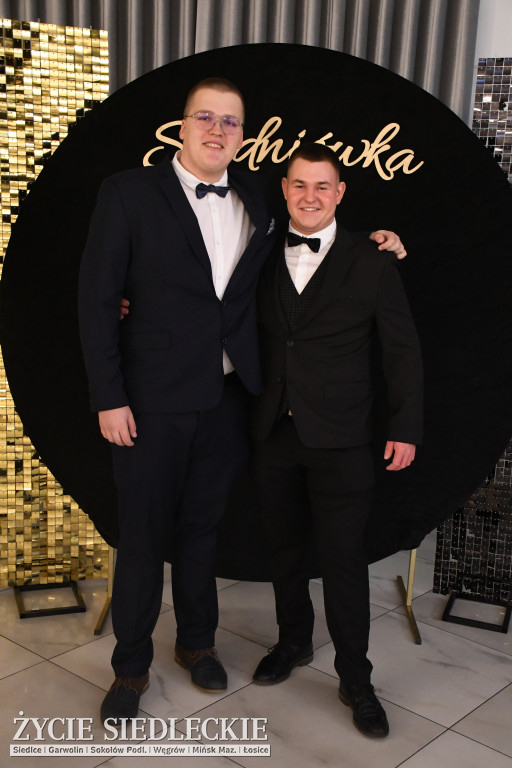 Sto dni do matury. Studniówka wzruszeń w  ,,Budowlance\