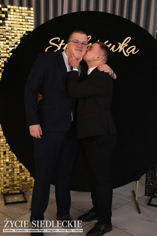 Sto dni do matury. Studniówka wzruszeń w  ,,Budowlance\