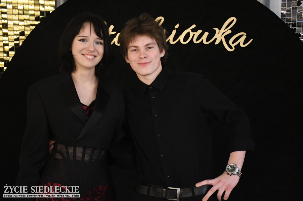 Sto dni do matury. Studniówka wzruszeń w  ,,Budowlance\