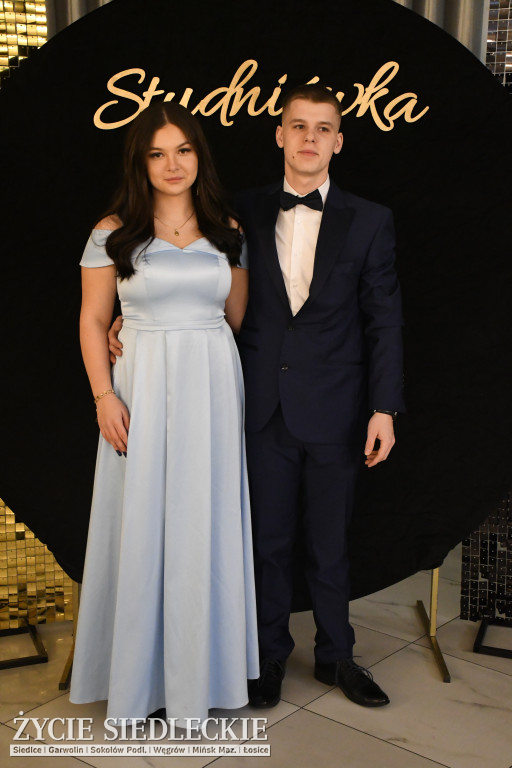 Sto dni do matury. Studniówka wzruszeń w  ,,Budowlance\