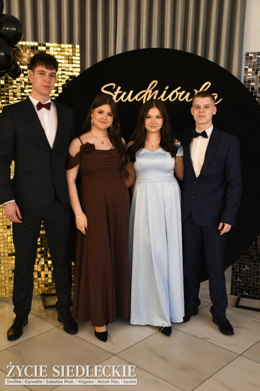 Sto dni do matury. Studniówka wzruszeń w  ,,Budowlance\