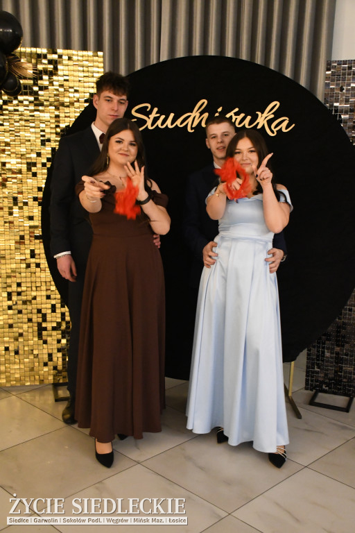 Sto dni do matury. Studniówka wzruszeń w  ,,Budowlance\