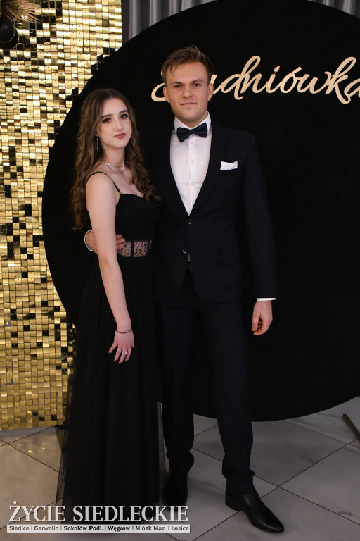 Sto dni do matury. Studniówka wzruszeń w  ,,Budowlance\