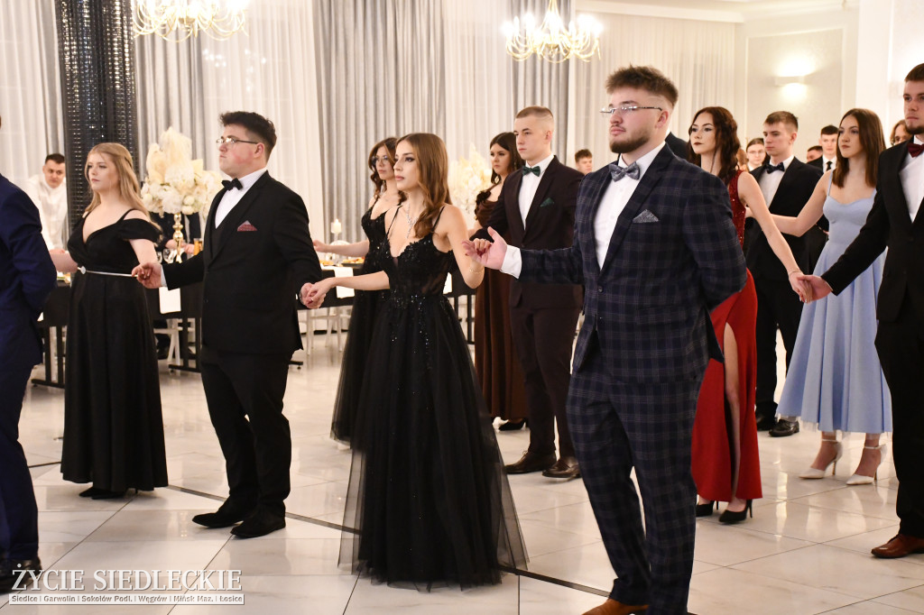 Sto dni do matury. Studniówka wzruszeń w  ,,Budowlance\