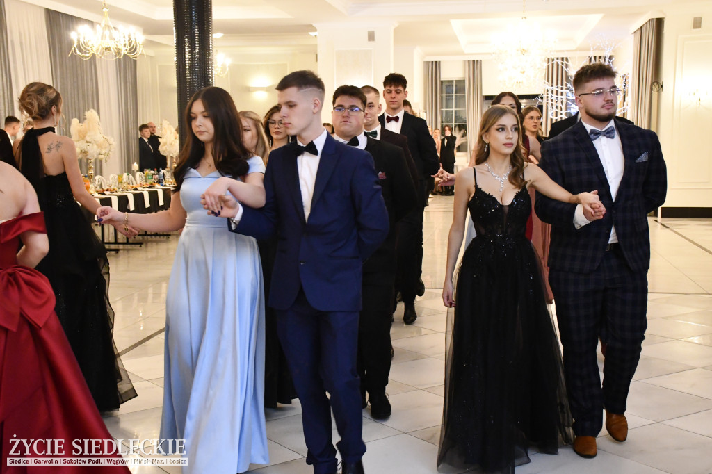 Sto dni do matury. Studniówka wzruszeń w  ,,Budowlance\