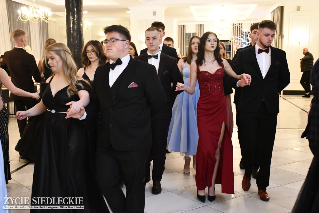 Sto dni do matury. Studniówka wzruszeń w  ,,Budowlance\