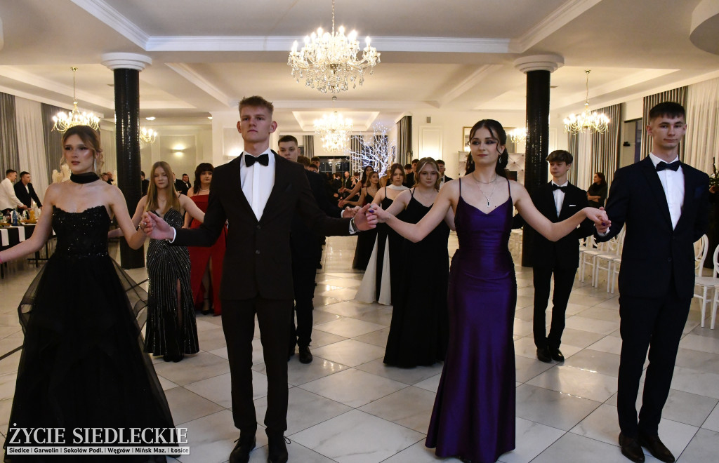 Sto dni do matury. Studniówka wzruszeń w  ,,Budowlance\