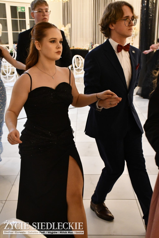 Sto dni do matury. Studniówka wzruszeń w  ,,Budowlance\