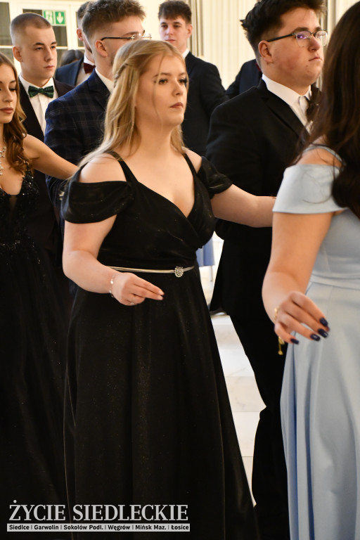 Sto dni do matury. Studniówka wzruszeń w  ,,Budowlance\