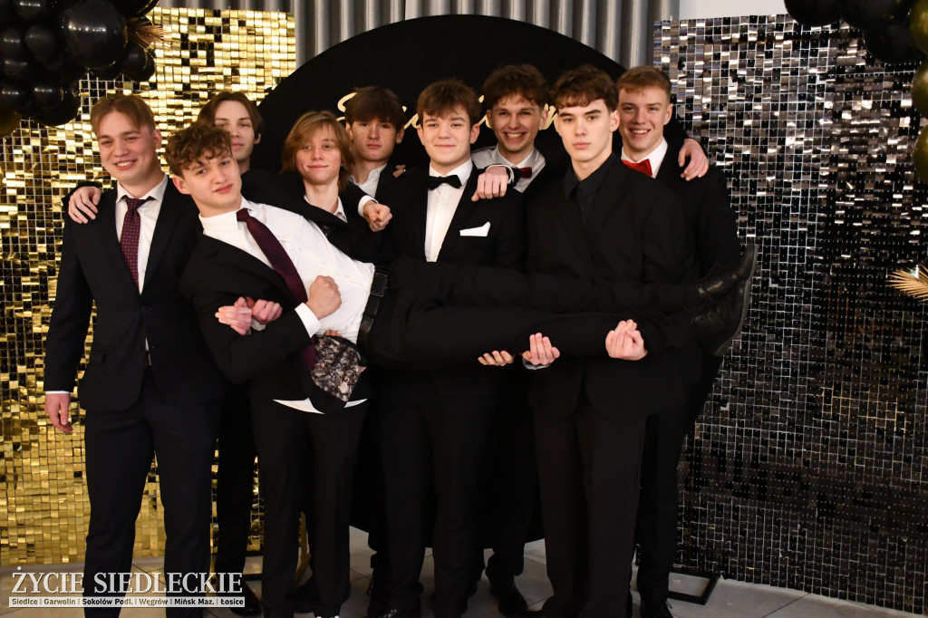 Sto dni do matury. Studniówka wzruszeń w  ,,Budowlance\