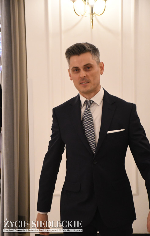 Sto dni do matury. Studniówka wzruszeń w  ,,Budowlance\