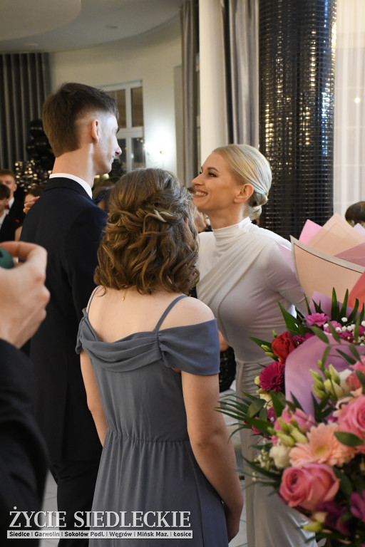 Sto dni do matury. Studniówka wzruszeń w  ,,Budowlance\