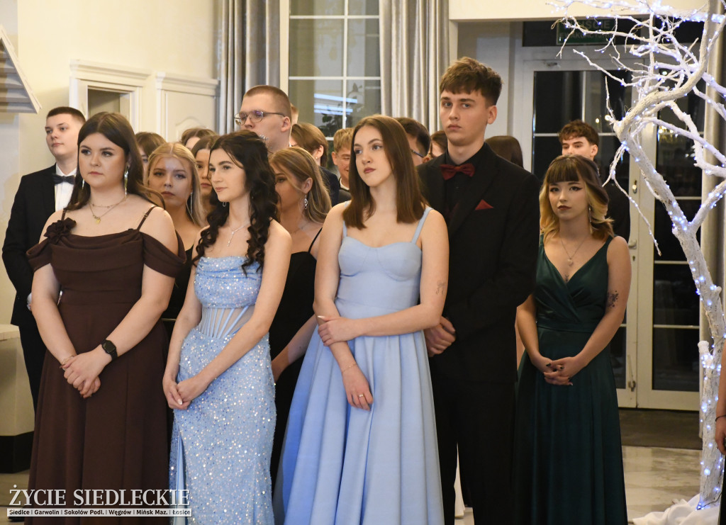 Sto dni do matury. Studniówka wzruszeń w  ,,Budowlance\