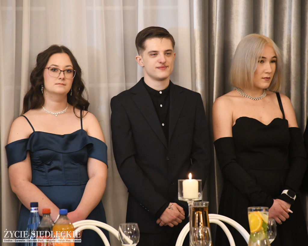 Sto dni do matury. Studniówka wzruszeń w  ,,Budowlance\