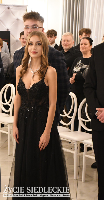 Sto dni do matury. Studniówka wzruszeń w  ,,Budowlance\