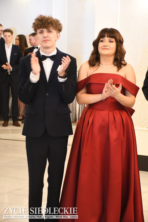 Sto dni do matury. Studniówka wzruszeń w  ,,Budowlance\