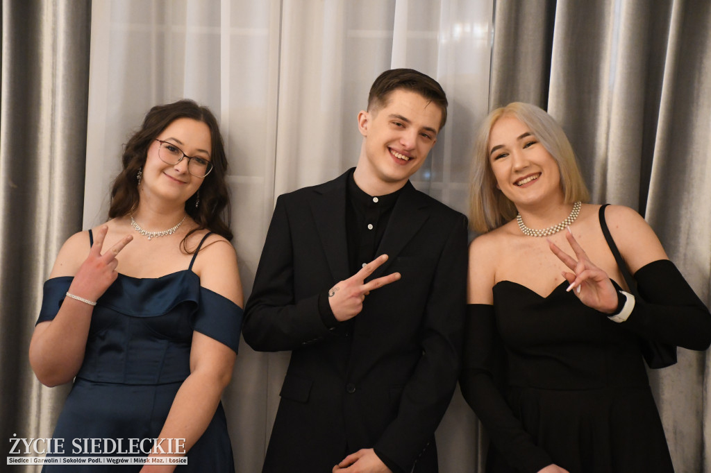 Sto dni do matury. Studniówka wzruszeń w  ,,Budowlance\