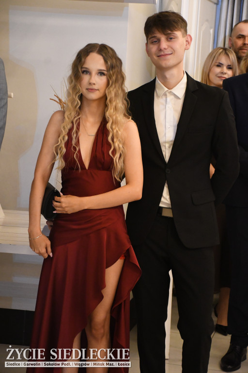 Sto dni do matury. Studniówka wzruszeń w  ,,Budowlance\