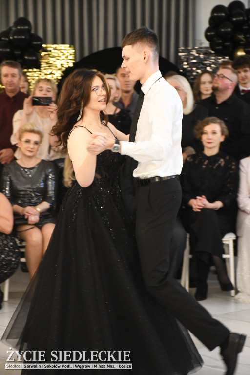 Sto dni do matury. Studniówka wzruszeń w  ,,Budowlance\