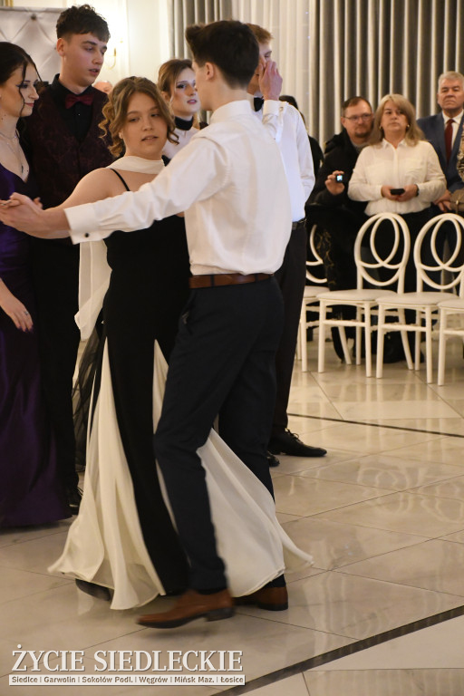 Sto dni do matury. Studniówka wzruszeń w  ,,Budowlance\