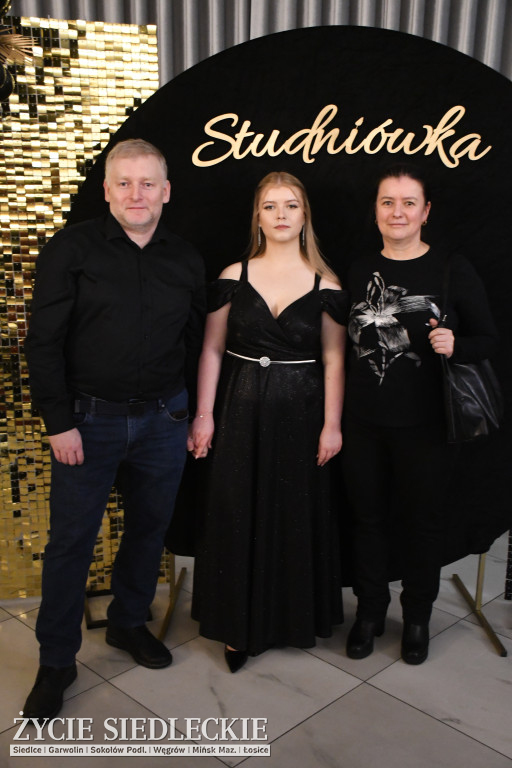 Sto dni do matury. Studniówka wzruszeń w  ,,Budowlance\