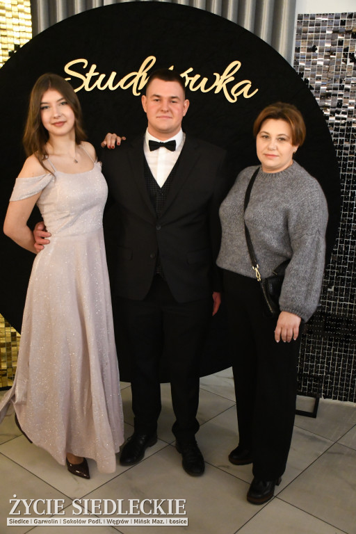 Sto dni do matury. Studniówka wzruszeń w  ,,Budowlance\