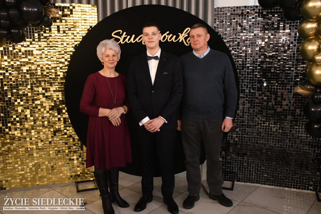 Sto dni do matury. Studniówka wzruszeń w  ,,Budowlance\