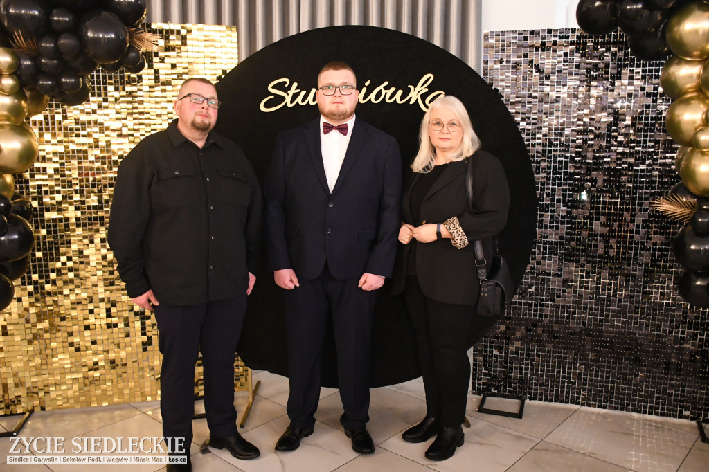 Sto dni do matury. Studniówka wzruszeń w  ,,Budowlance\