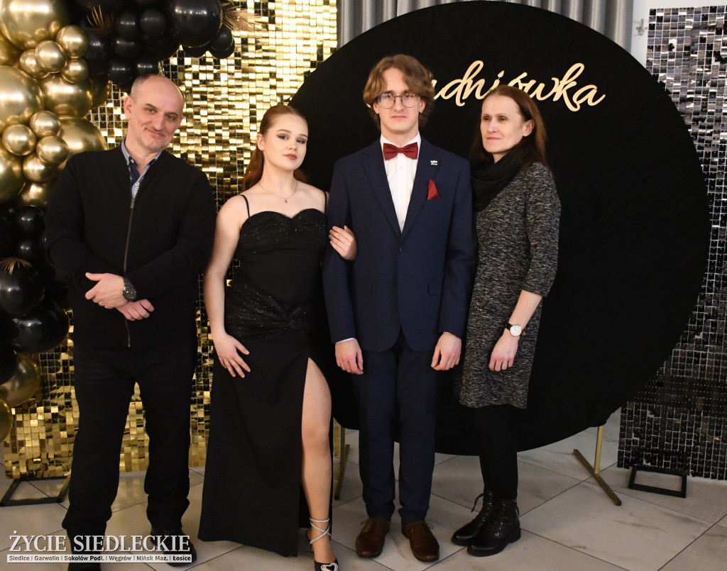 Sto dni do matury. Studniówka wzruszeń w  ,,Budowlance\