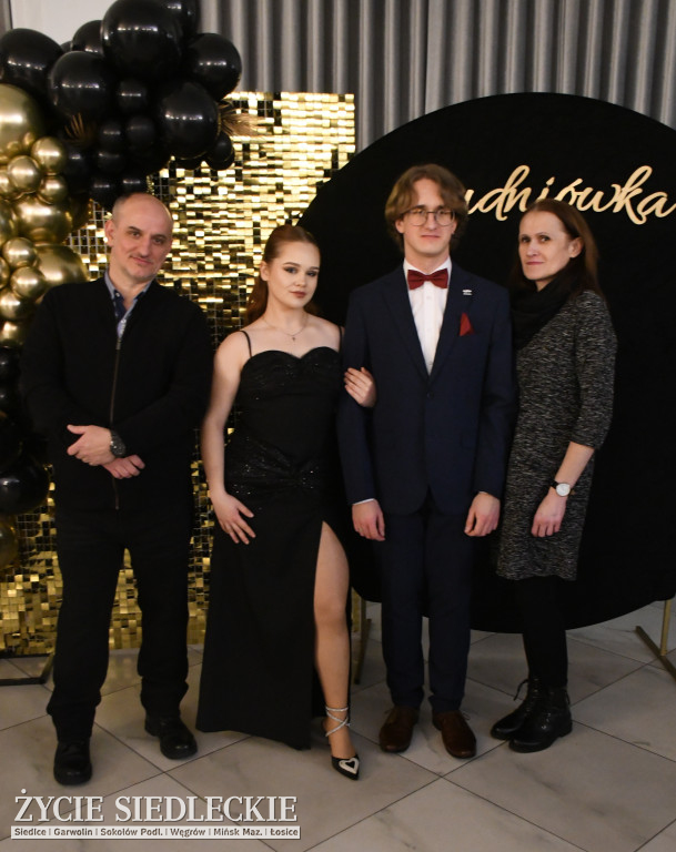 Sto dni do matury. Studniówka wzruszeń w  ,,Budowlance\