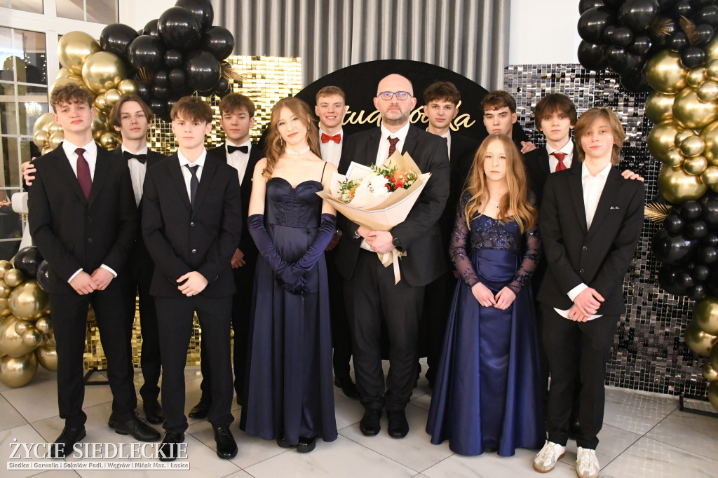 Sto dni do matury. Studniówka wzruszeń w  ,,Budowlance\