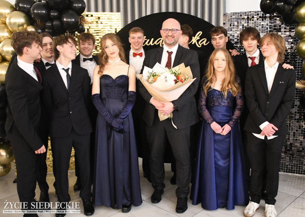 Sto dni do matury. Studniówka wzruszeń w  ,,Budowlance\