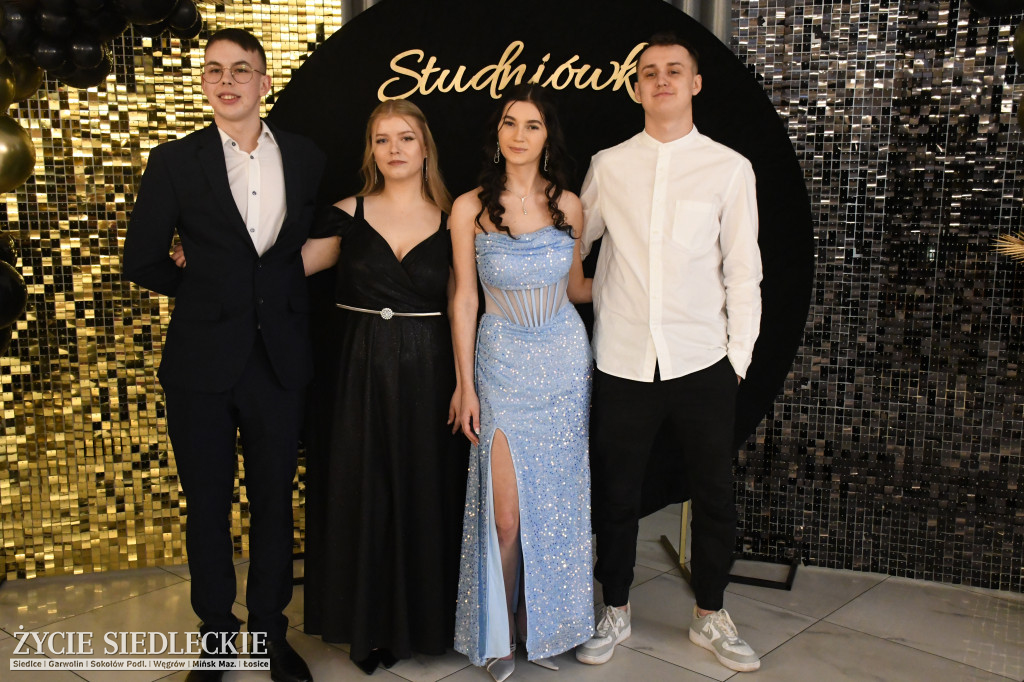 Sto dni do matury. Studniówka wzruszeń w  ,,Budowlance\