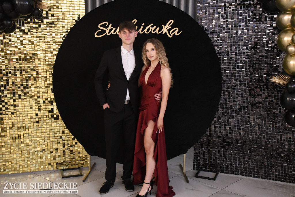 Sto dni do matury. Studniówka wzruszeń w  ,,Budowlance\