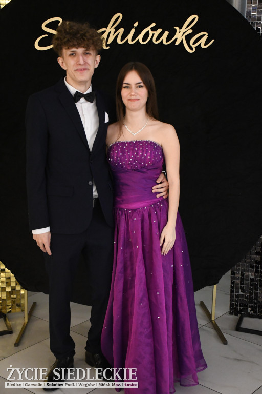 Sto dni do matury. Studniówka wzruszeń w  ,,Budowlance\