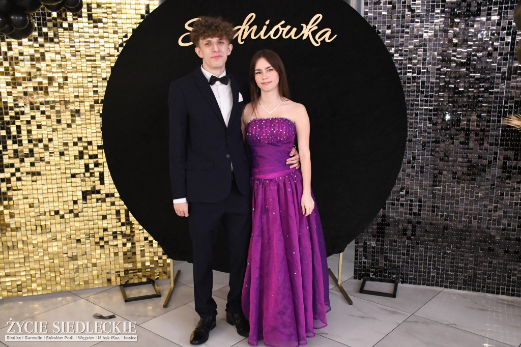 Sto dni do matury. Studniówka wzruszeń w  ,,Budowlance\