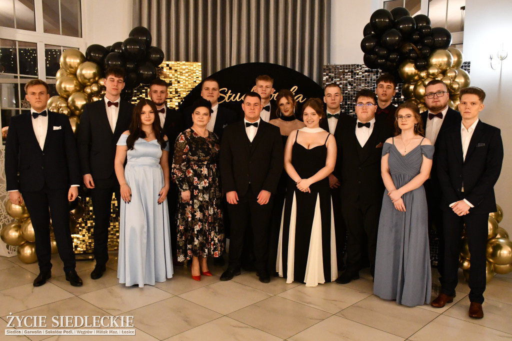 Sto dni do matury. Studniówka wzruszeń w  ,,Budowlance\