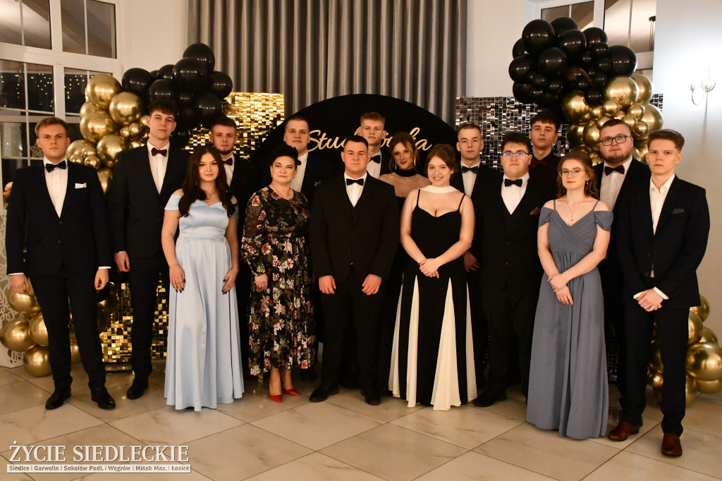 Sto dni do matury. Studniówka wzruszeń w  ,,Budowlance\