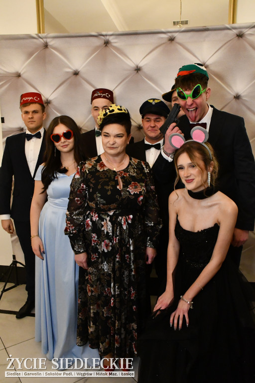 Sto dni do matury. Studniówka wzruszeń w  ,,Budowlance\