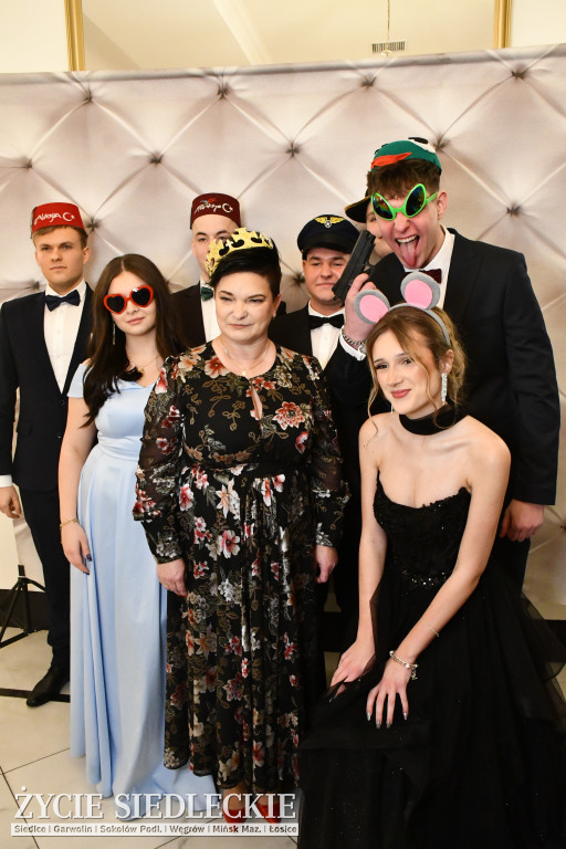 Sto dni do matury. Studniówka wzruszeń w  ,,Budowlance\