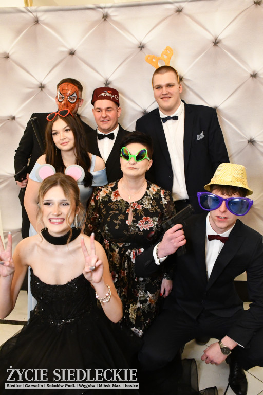 Sto dni do matury. Studniówka wzruszeń w  ,,Budowlance\