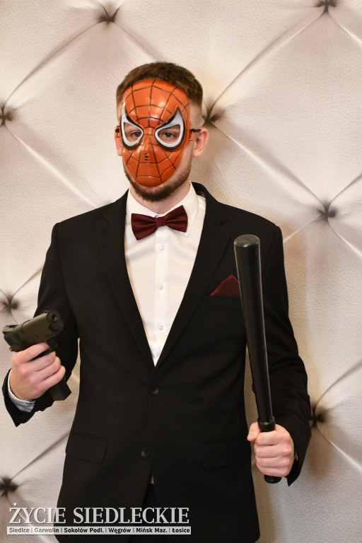 Sto dni do matury. Studniówka wzruszeń w  ,,Budowlance\