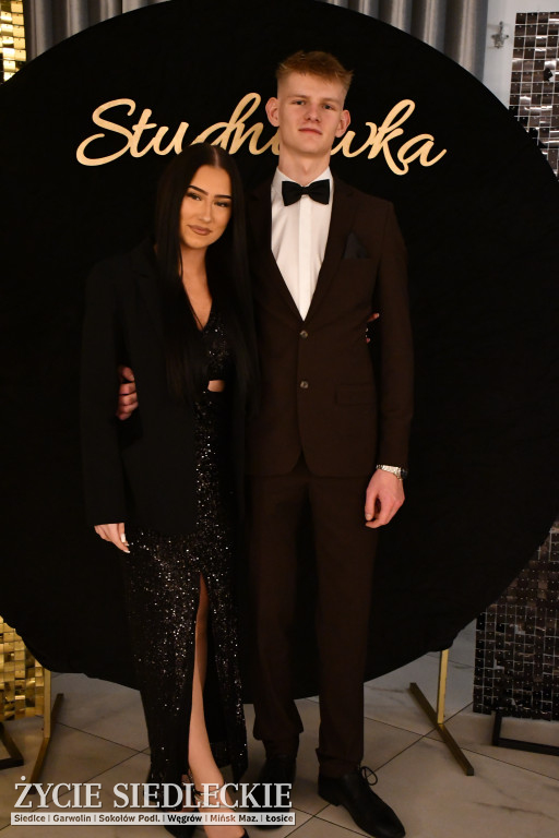 Sto dni do matury. Studniówka wzruszeń w  ,,Budowlance\