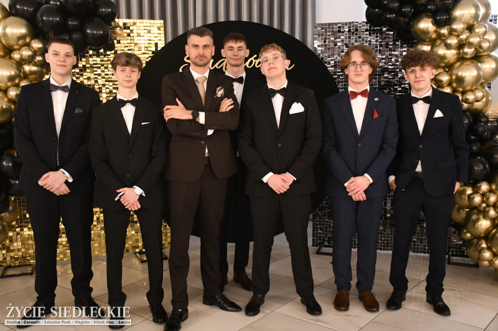 Sto dni do matury. Studniówka wzruszeń w  ,,Budowlance\